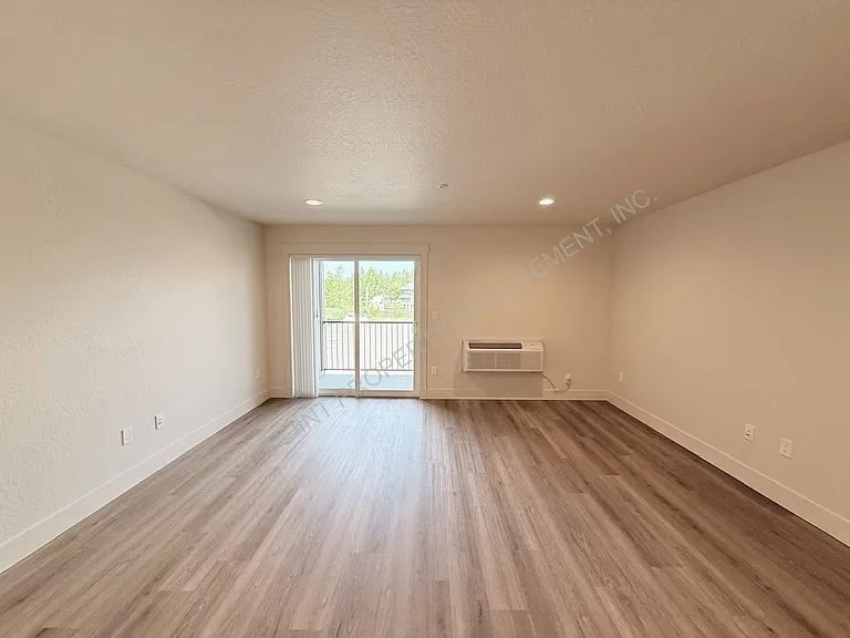 424 S Olive Ave #202 — Photo 16