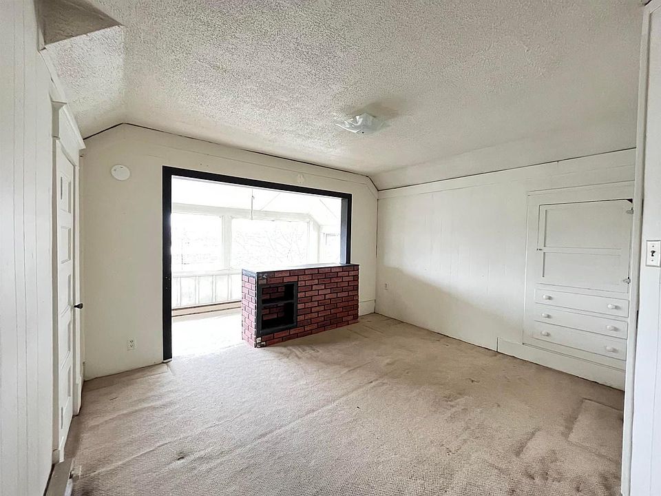 1st image of 313 W Shannon Ave #3