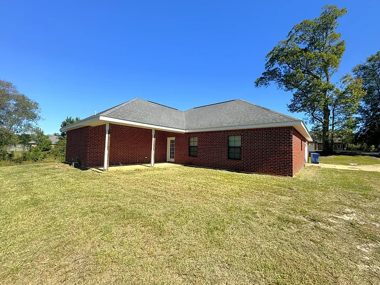 210 Small Oaks Rd — Photo 2