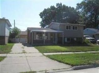 9533 Birch St, Taylor, MI 48180