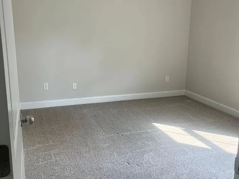 627 Fairview Cir — Photo 7