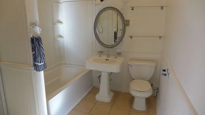 Rented by Garfield Realty  | media 21