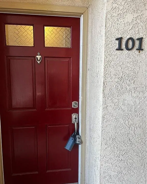 2400 Del Mar Way