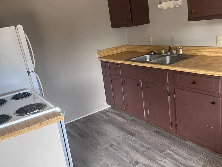 235 Pinecrest Ave #7 — Photo 6
