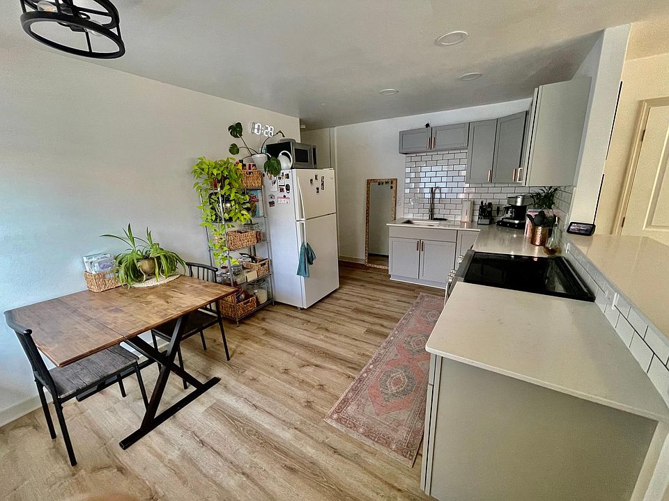 dining/kitchen