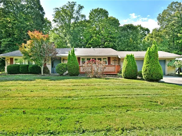 4232 Adeer Dr, Canfield, OH 44406