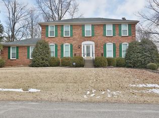 2201 Bell Tavern Ct, Indian Hills, KY 40207
