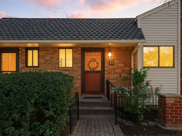 21 Danforth Lane #21, West Hartford, CT 06110