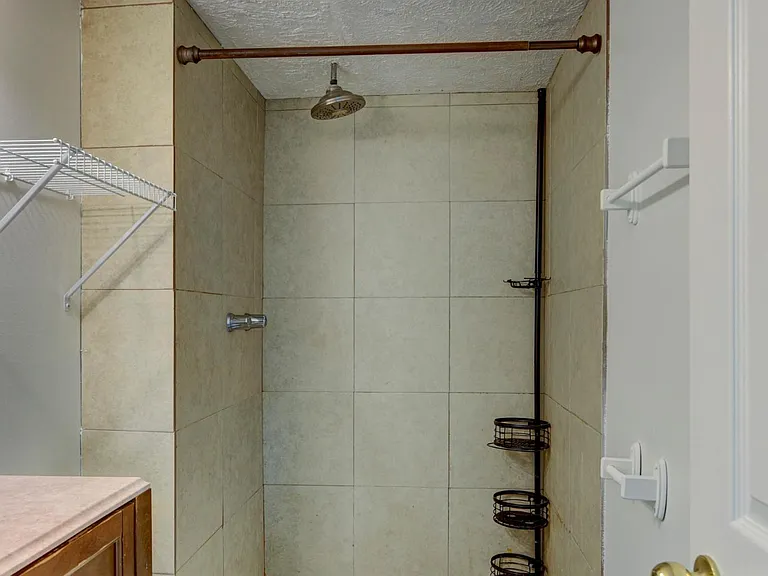 3514 Glory Cir — Photo 23