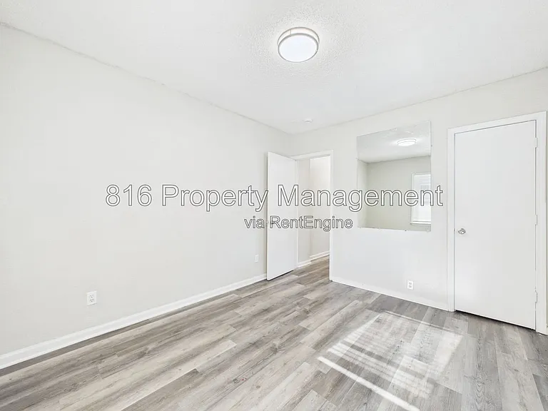 5715 Wabash Ave — Photo 11