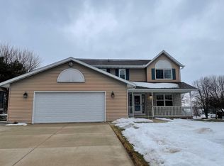 212 Cherokee Rd, Beaver Dam, WI 53916