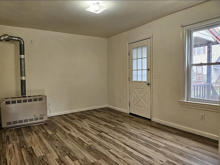 2 Allen St #2 — Photo 2