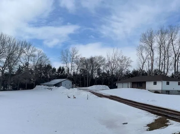 406 Peabody Ave, Creighton, NE 68729