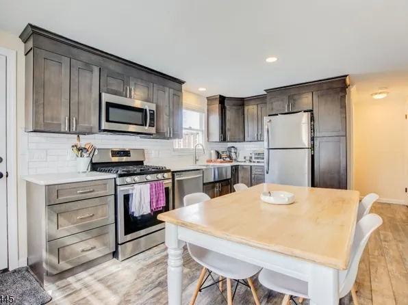 46A Walnut St, Pompton Lakes Boro, NJ 07442