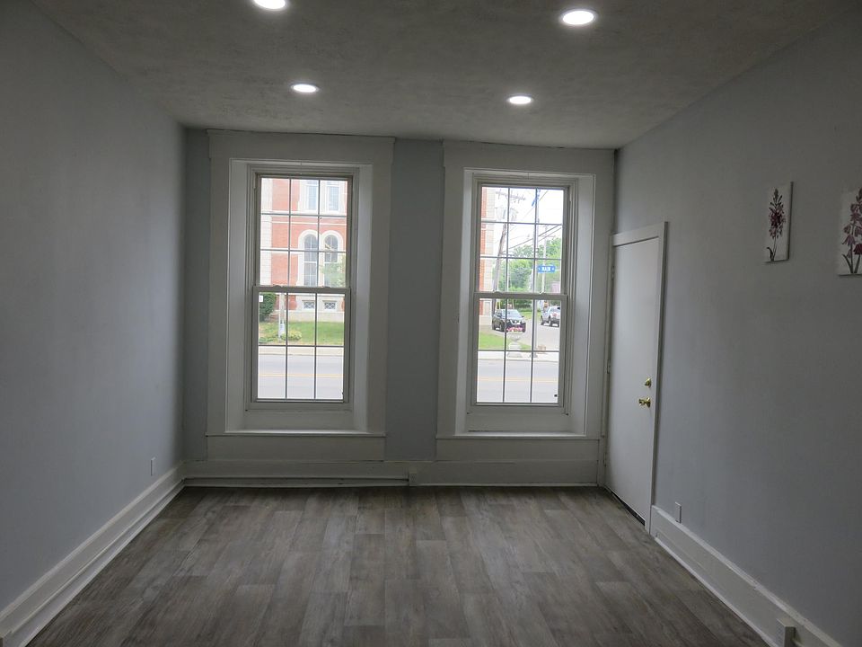 143 1/2 E Main St, Centerville, IN 47330 Zillow