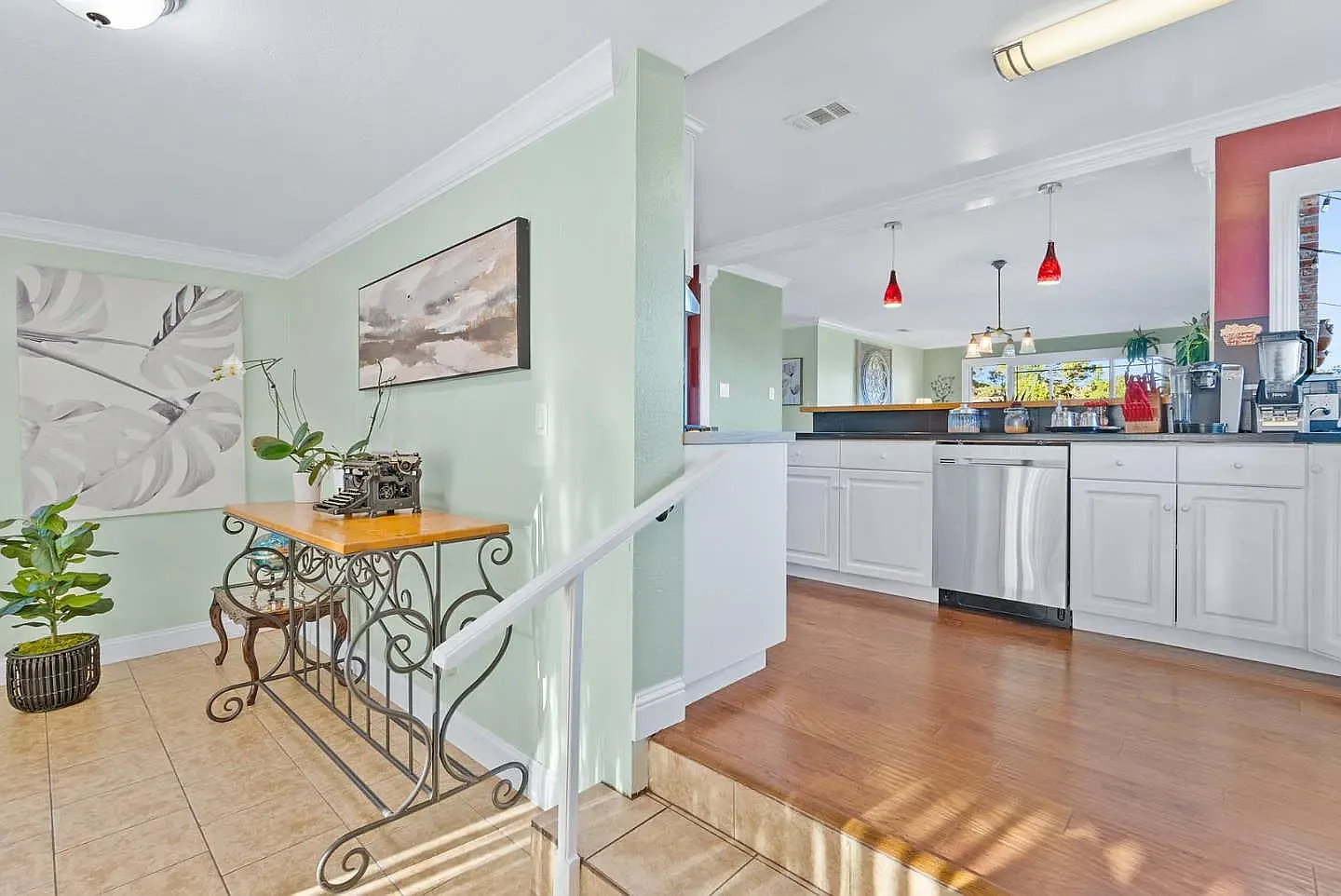 3 bed, 1541 sqft, $5,250 — Photo 3