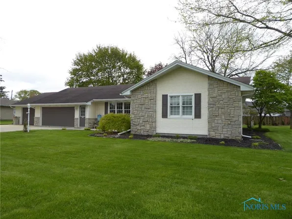 902 Monterey Ct, Archbold, OH 43502