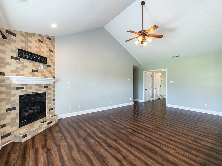 3029 Champions Dr — Photo 11
