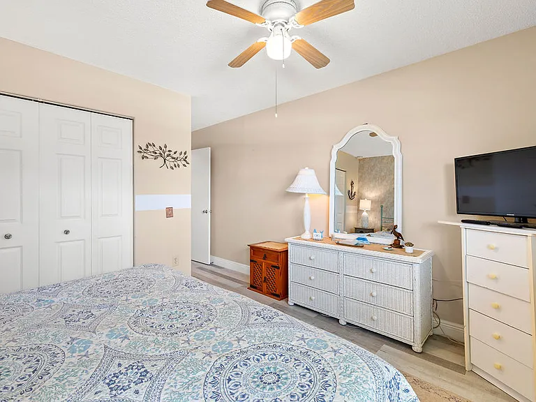 2800 Indian River Blvd #R9 — Photo 21