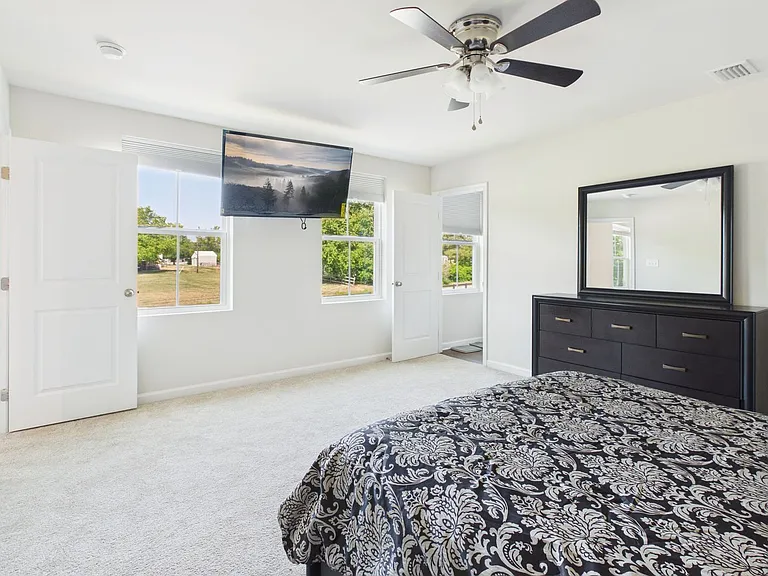 2945 Travis Ln — Photo 13