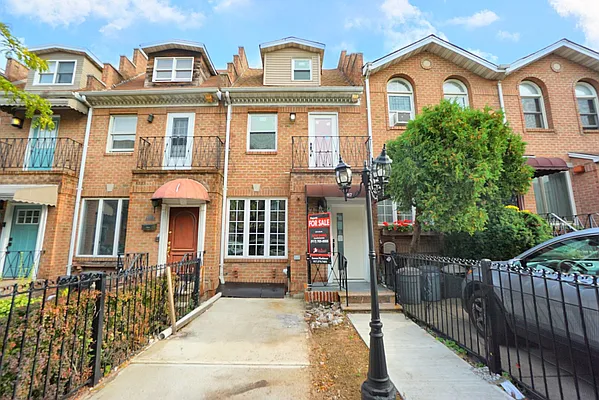 Sold by 5 Boro Realty Corp | media 18