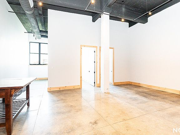 5th image of 255 18th St APT 204