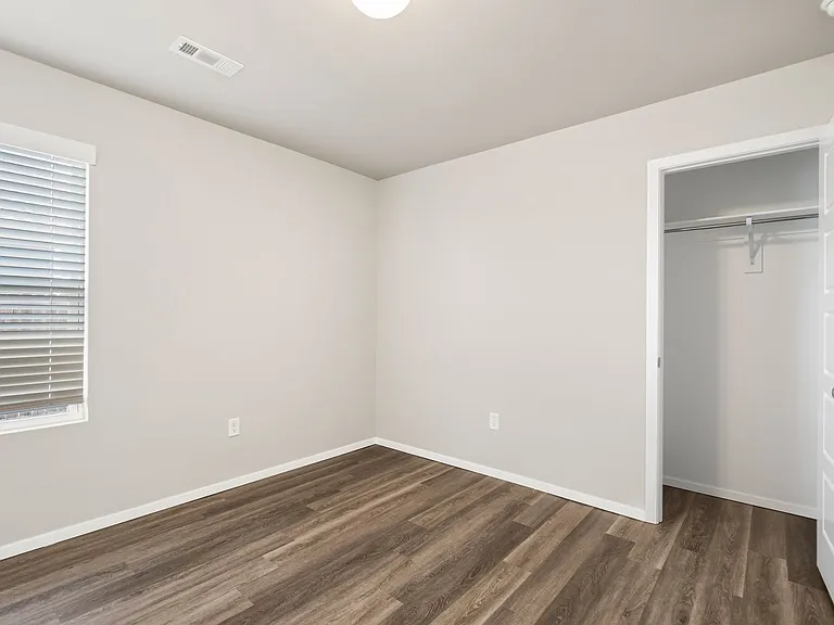 501B W Christopher Dr — Photo 24