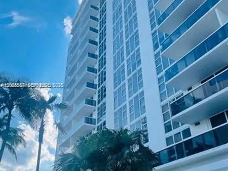 10275 Collins Ave #327 — Photo 23