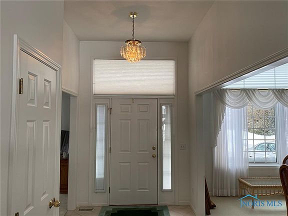 3rd image of 115 Wentworth Ct
