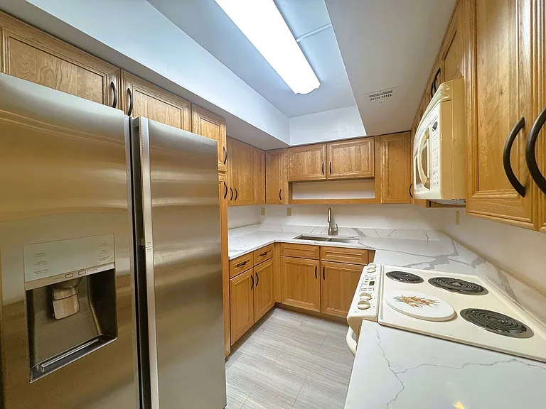 21300 Brinson Ave #113 — Photo 10