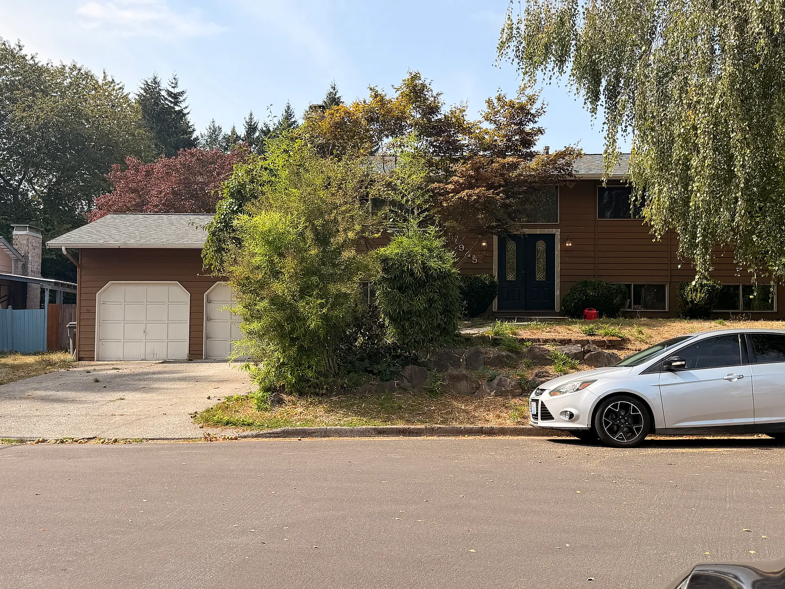 4 bed, 2020 sqft, $3,800 — Photo 2