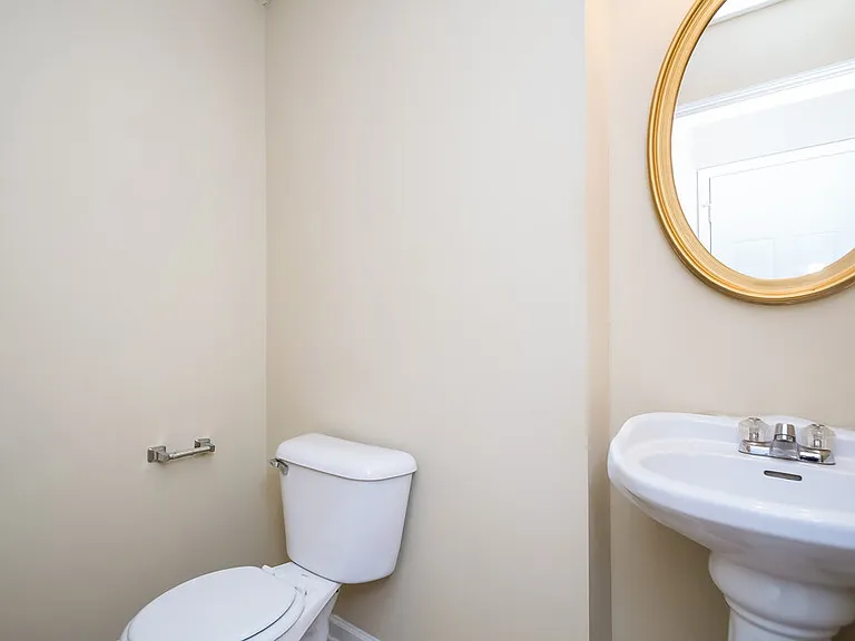 19 Colonial Way — Photo 12