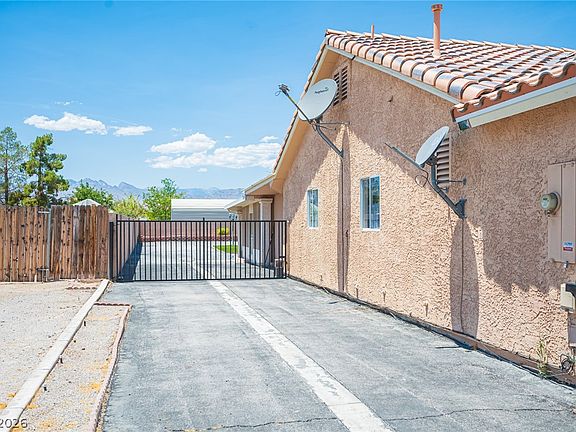 4th image of 4353 Valley Regents Dr