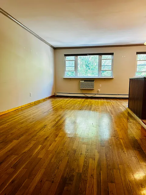 32-29 41st Street — Photo 3