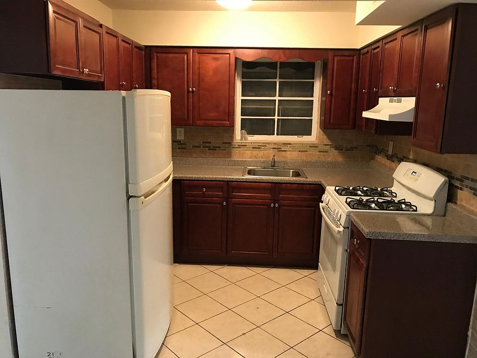 1st image of 907 Burke Ave Floor 2
