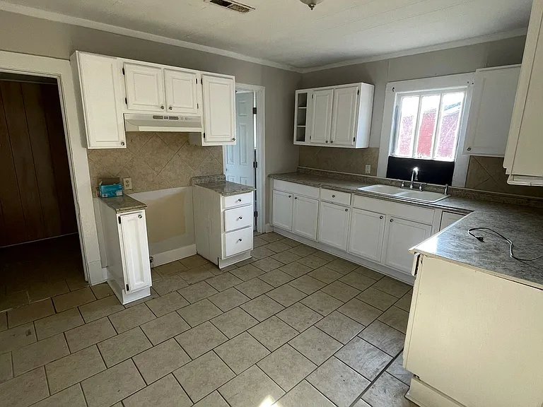 303 Prospect St — Photo 5