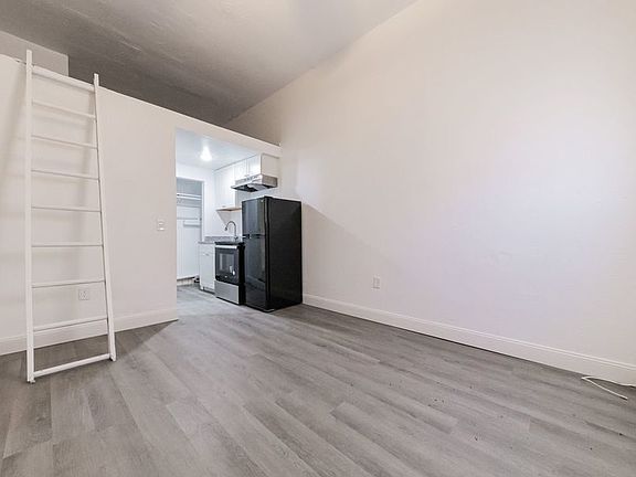 2nd image of 224 6th St SW APT E