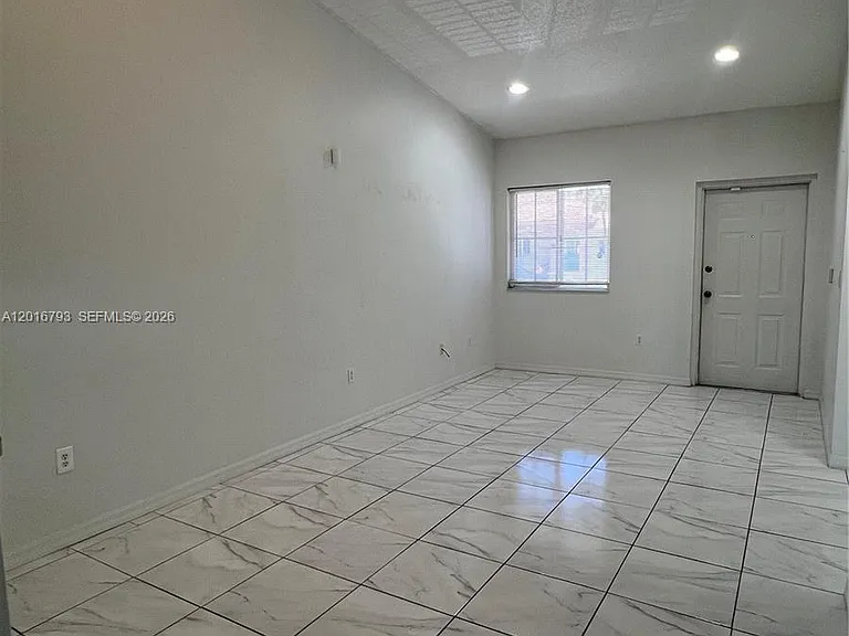 2931 SE 12th Rd #20455 — Photo 1