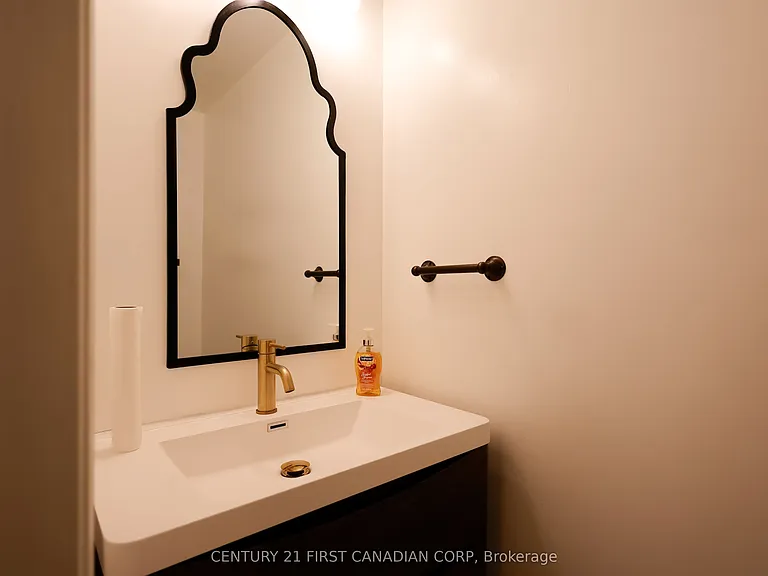 70 Chapman Ct #70 — Photo 10