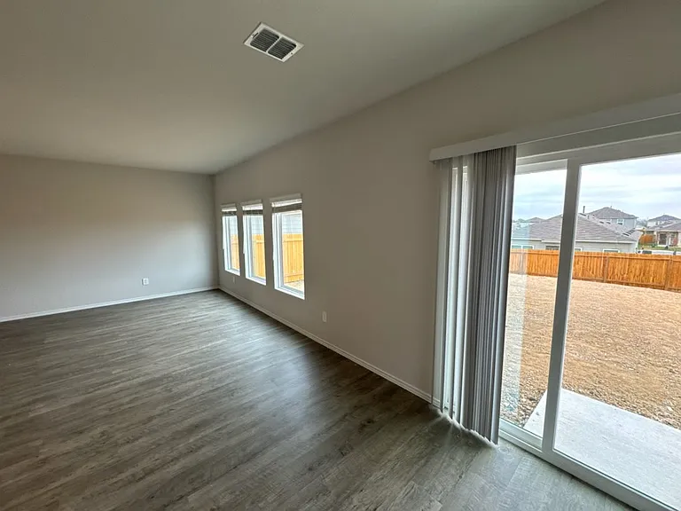 2040 Palmer Pl — Photo 9
