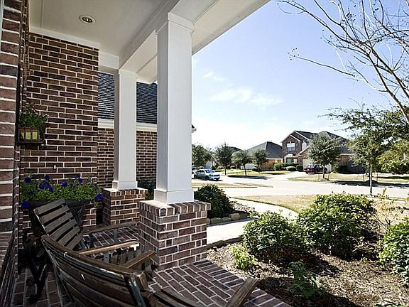 2nd image of 306 Briar Trace Ln