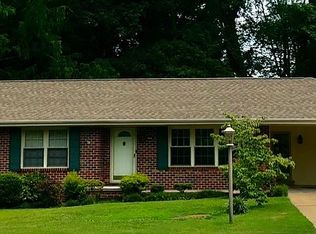 1414 Ridgeway Cres, Athens, TN 37303