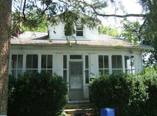 6795 Lawnton St, Philadelphia, PA 19128