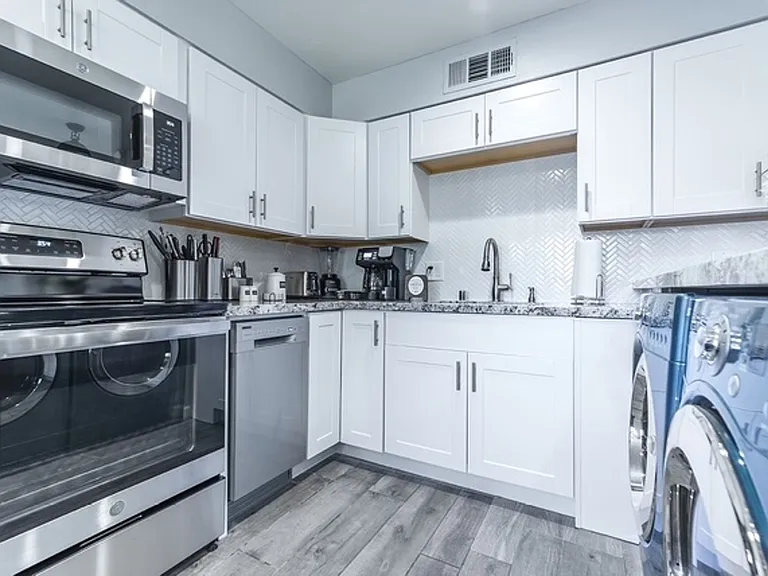 350 E Desert Inn Rd #H203 — Photo 5
