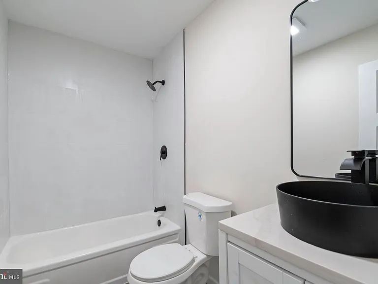7616 Somerset Ln — Photo 7