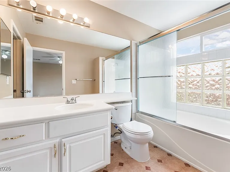 8725 Autumn Valley Ave — Photo 22