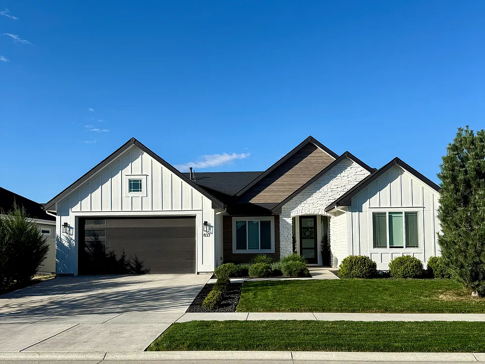 833 E Pascua Dr