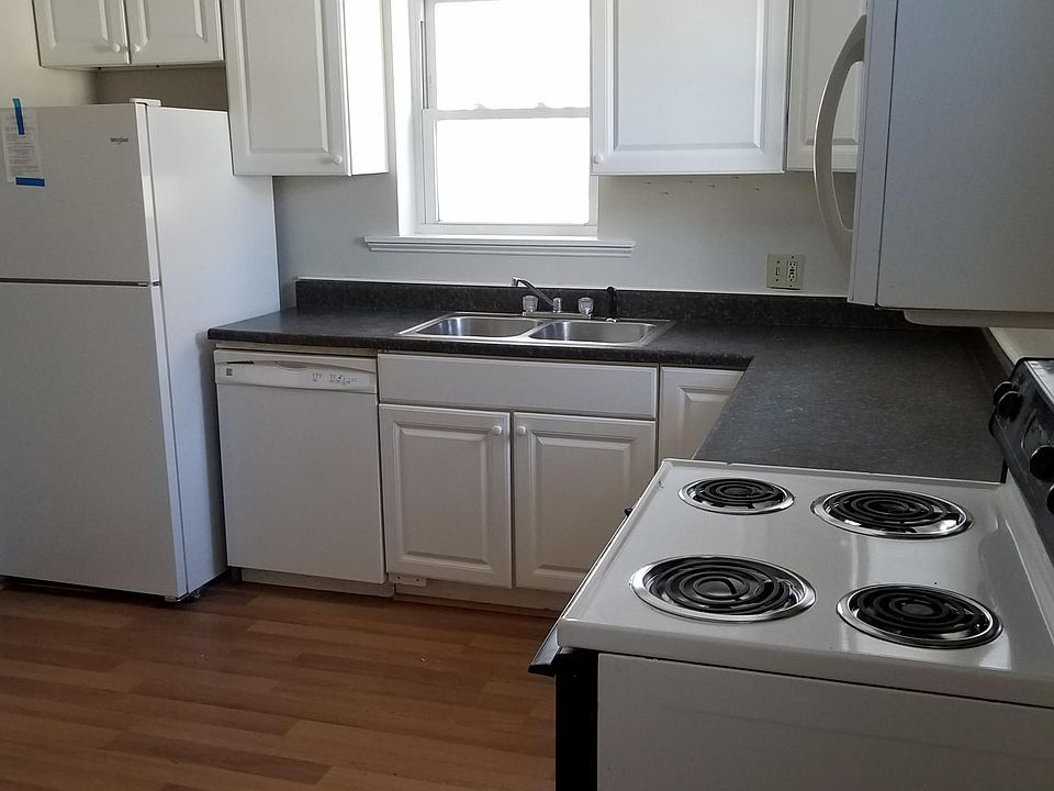 1st image of 26 Chamberlin St #1