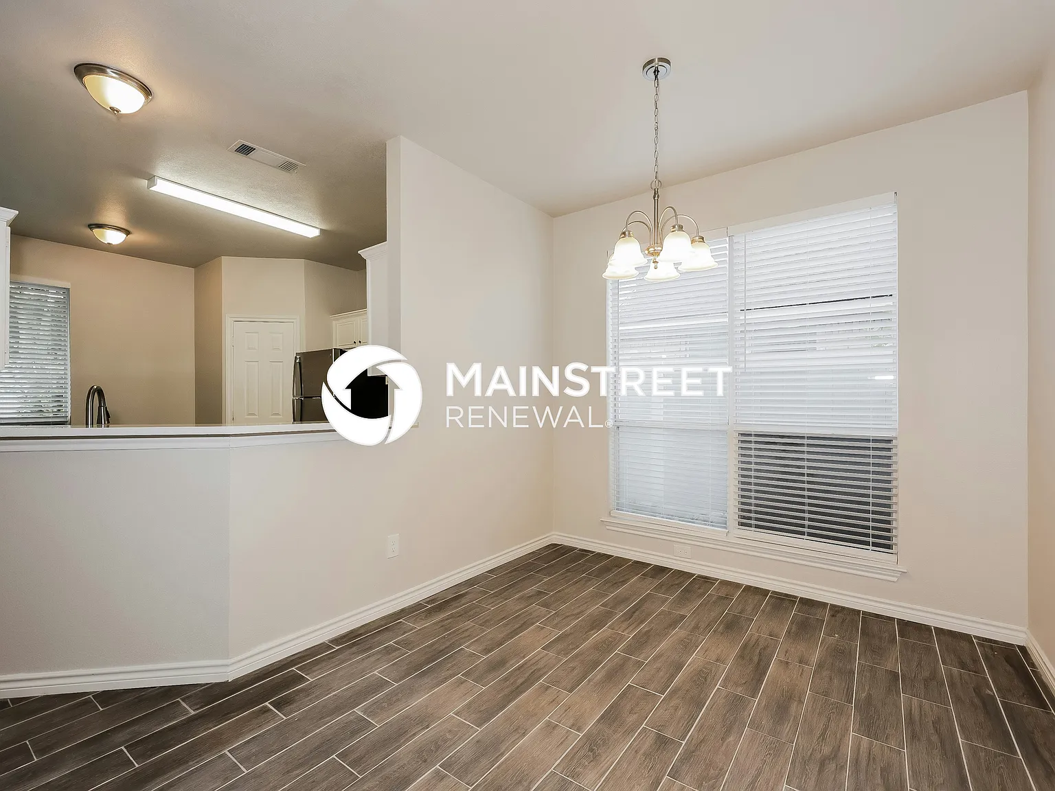 1007 Lamar Ave — Photo 4