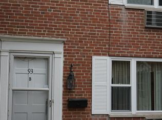 93 Shadow Ln #93B, West Hartford, CT 06110